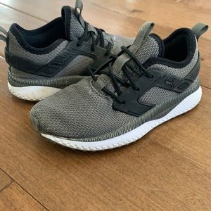 Kids pumas